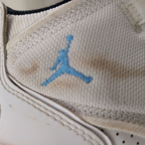 Nike Jordan Flight white basketball sneakers used, size 42