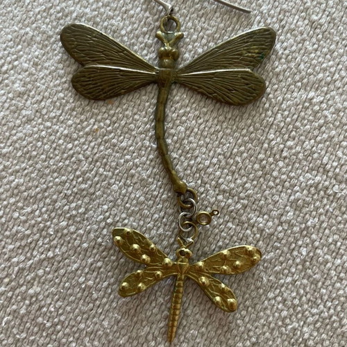Dragonfly gold dangling earrings like new