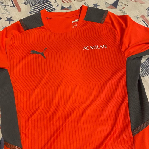 Milan training shirt authentic, like new, small