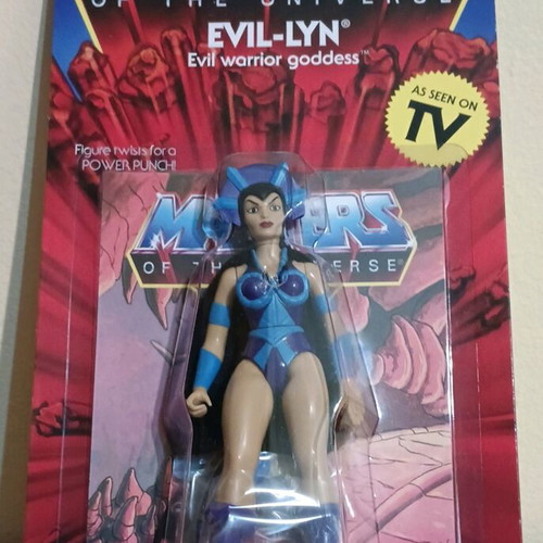 Masters of the Universe Evil-Lyn figure new, Super 7 Vintage Edition