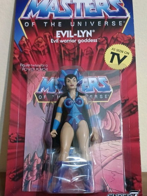 Masters of the Universe Evil-Lyn figure new, Super 7 Vintage Edition