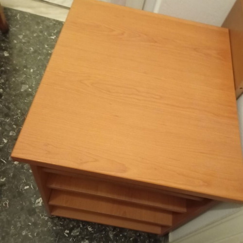 Shelf bedside table with wheels like new