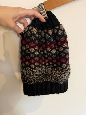 Tailor Made knit cap like new