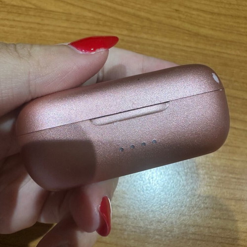 Earbuds with partial wear, fully functional