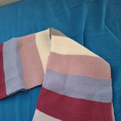 Striped hat and scarf set like new, knitted multicolor