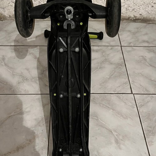Smart Trike T5 kids scooter used with light-up wheels