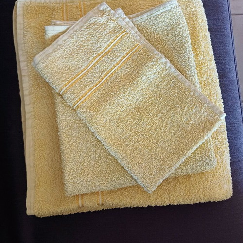 Towel set like new, 100% cotton, 3 pieces