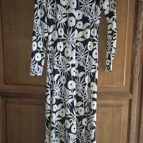 Maxi dress black and white with slit like new