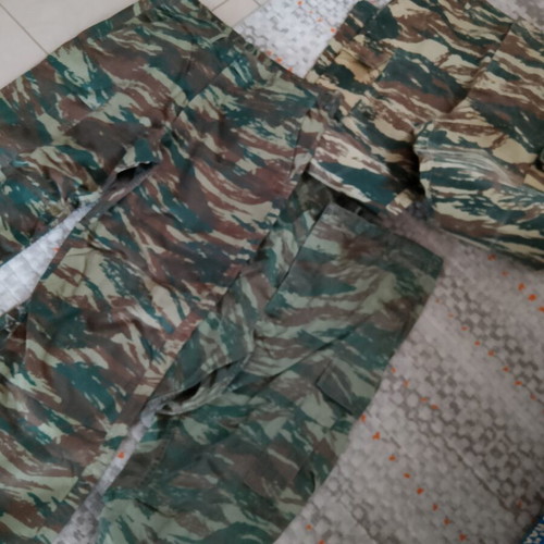 Military pants like new, pack of three, large and extra large