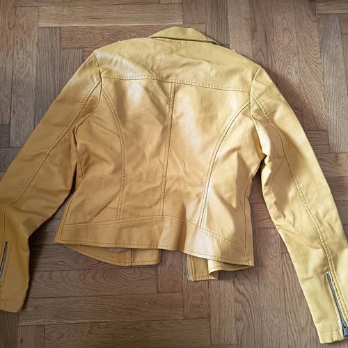 Leather jacket like new with perfecto zipper and red white stripes