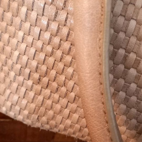 Uuterque leather pouch with strap
