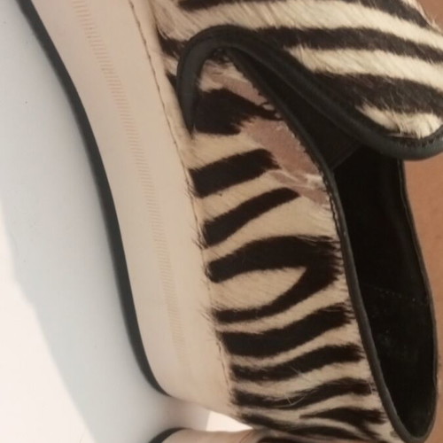 Cricket Zebra women's shoes like new with platform sole
