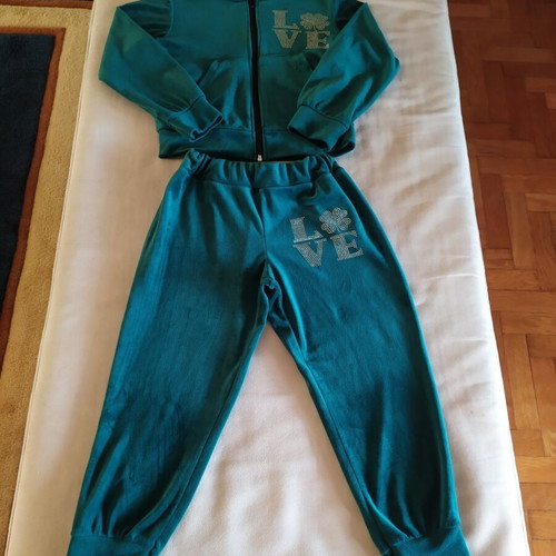Velour tracksuit set for girls age 6-7, green