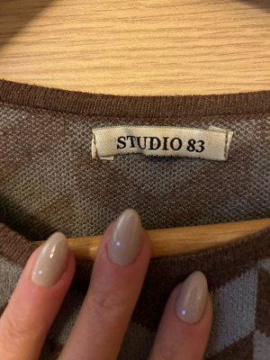 Studio 83 knitted set used, one size