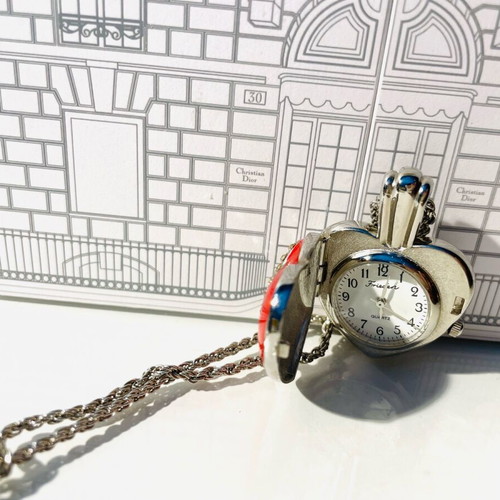 Necklace with heart motif like new, watch from Venice