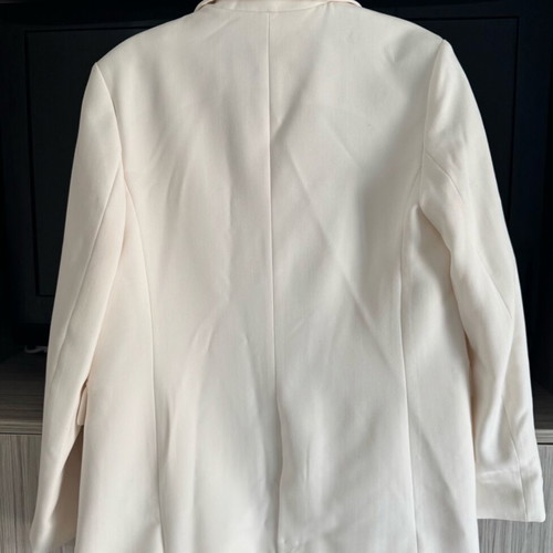 Stradivarius white blazer new with pockets, size XS