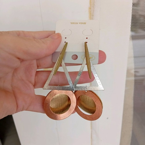 Trichroma hanging earrings new