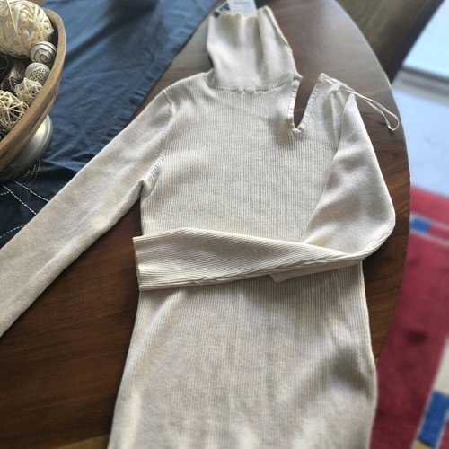Fresh Soul Clothing turtleneck sweater new, cream with unique shoulder cut