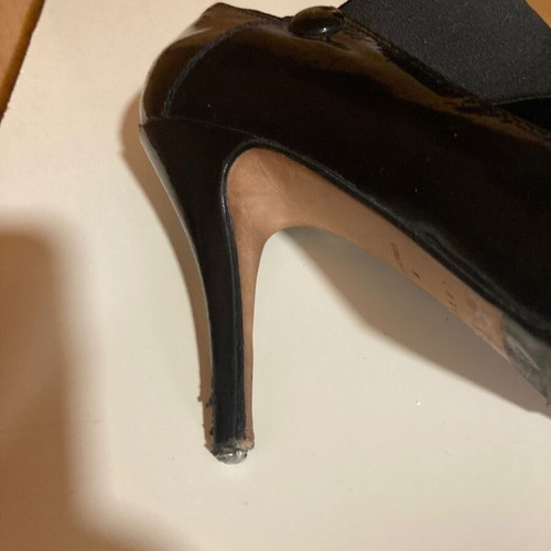 Logan shoes used, black pumps size 38, heel tips need replacement