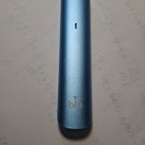 Blu device like new, lightly used