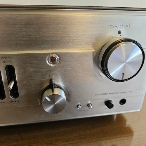 Luxman L100 amplifier like new