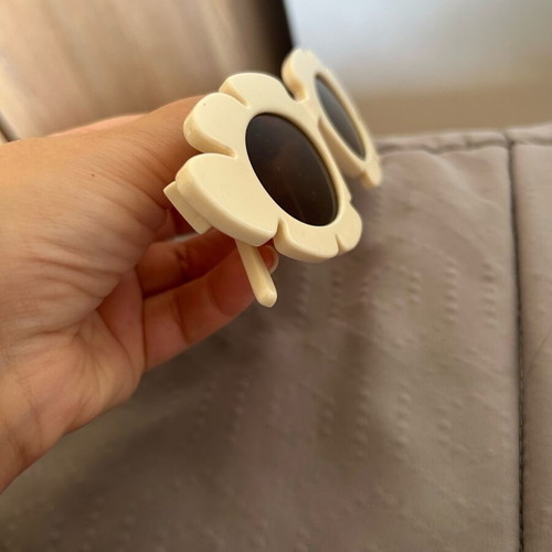 Women's sunglasses like new, white unused
