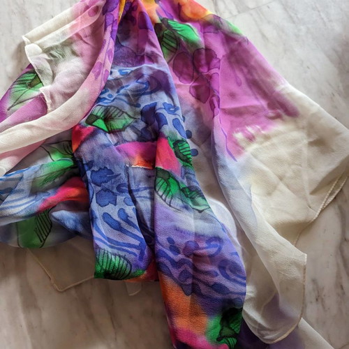 Scarves and shawls used, assorted
