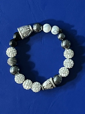 Elastic bracelet with beads and rhinestones like new