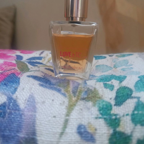 Love etc 30ml perfume like new, women's fragrance