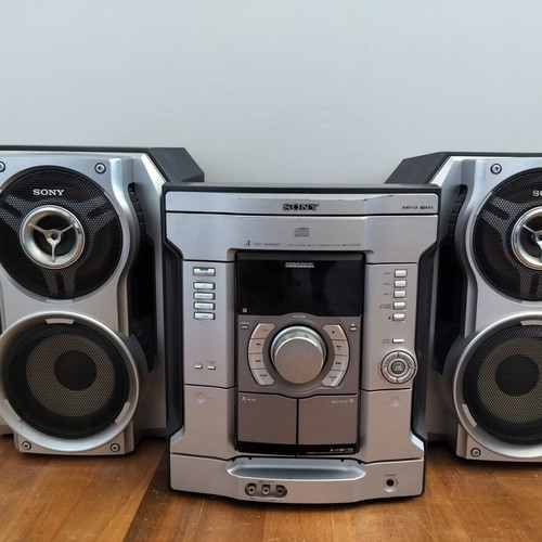 Sony MHC-RG330 Hi-Fi sound system used with 3-disc CD changer