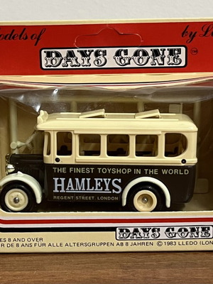 Lledo Models of Days Gone Hamleys Regent Street London diecast bus like new