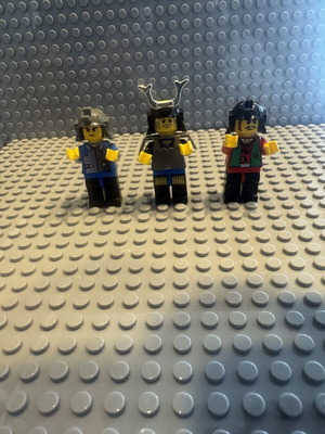 Lego Ninja Minifigures pack of 3 like new