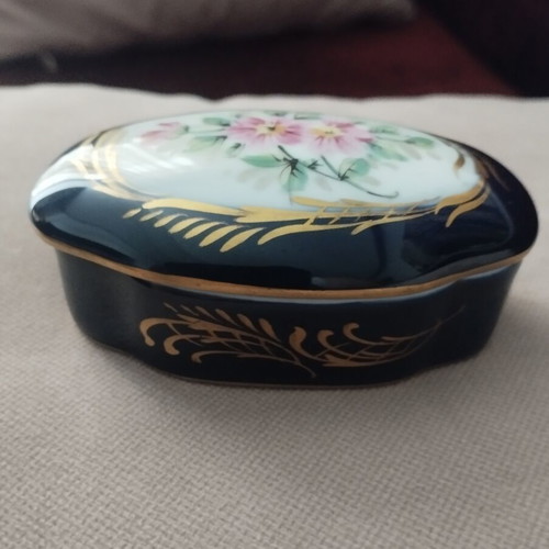 Vintage French Porcelain Couleuvre Trinket Box like new
