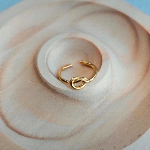 Steel chevalier ring new with knot design gold-colored