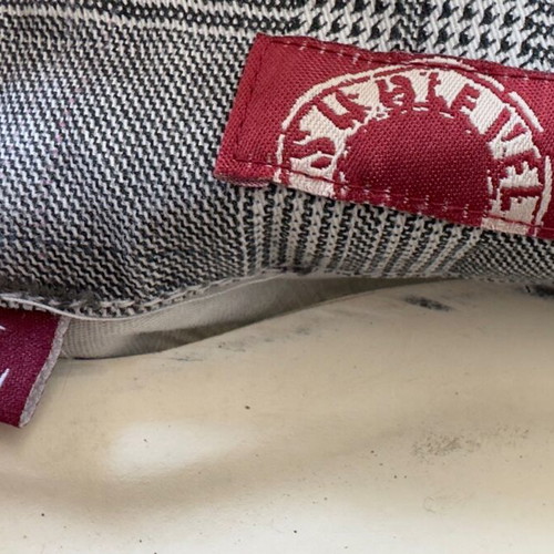 Sublevel gray checkered bermuda like new, size L