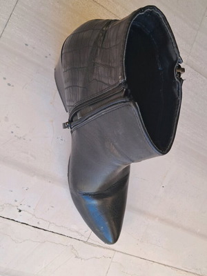 Women's boots used, black, size 38-40