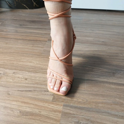 Luigi sandal orange like new, size 36, 11cm heel