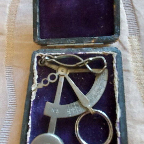 Old French scale France 1870 used with box