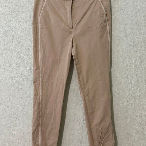 Escada women's pants like new, size 40, beige
