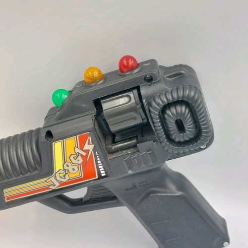 Plastic space gun toy 1986 used, good working condition
