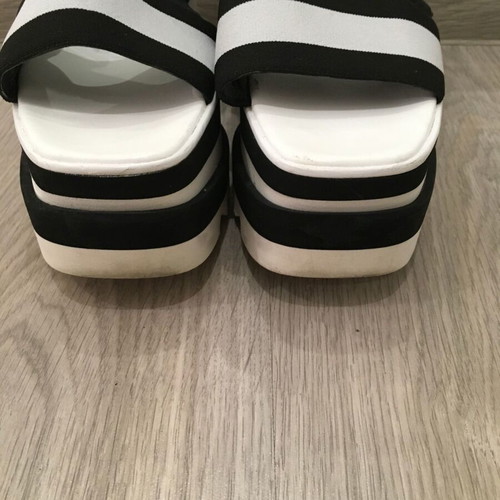 Stella McCartney Elyse Sandals like new, size 39.5, black and white platform