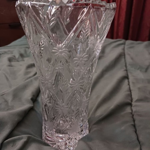 Vintage crystal vase 21 cm like new