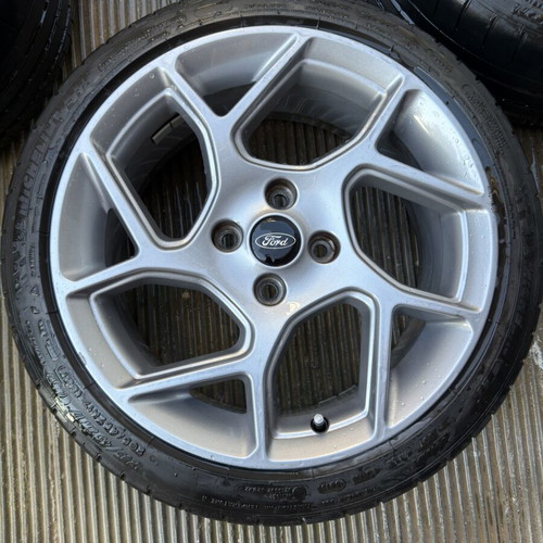 Ford Fiesta ST mk8 17-inch wheels with tires like new