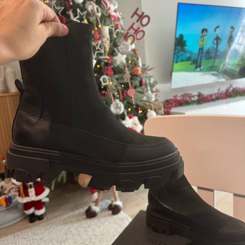 Only black boots like new, size 38