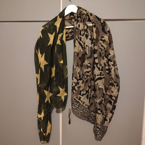 Lynne scarves new, set of 3, excellent quality