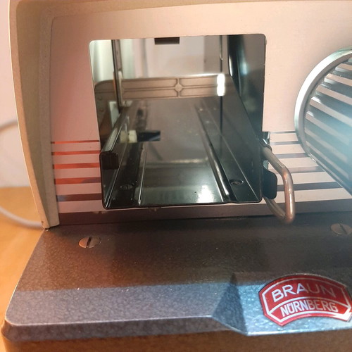 Braun Paximat N12 slide projector like new with case