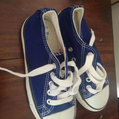Sneakers new, size 31, royal blue