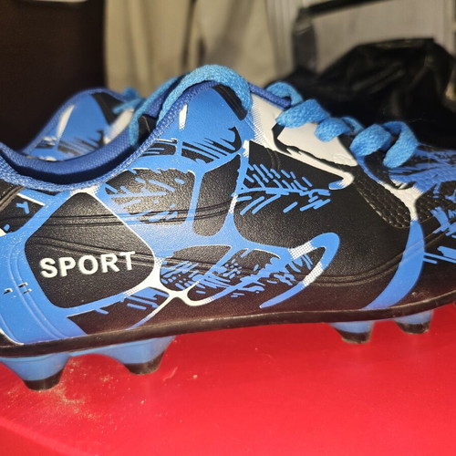 Football shoes size 36 like new, black and blue