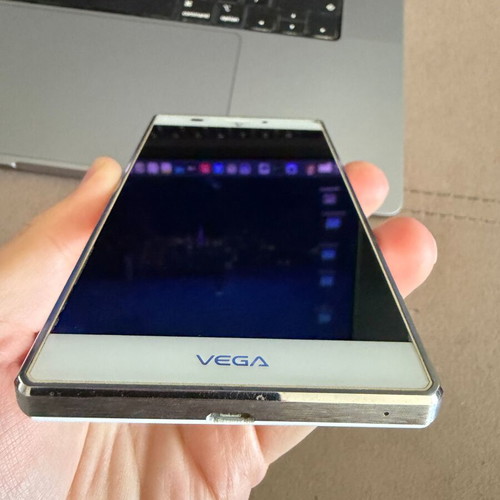 Pantech Vega Iron im-a870s used rare retro smartphone with steel frame