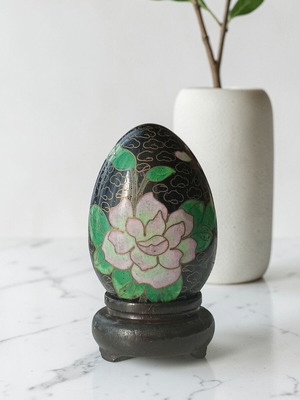 Vintage Cloisonné decorative egg with stand like new